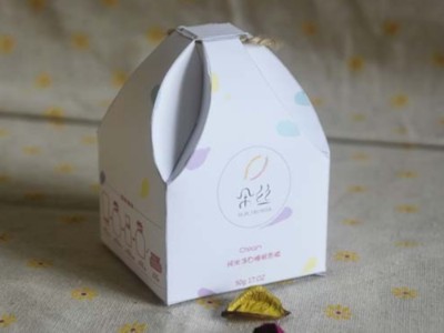 濟南包裝盒廠家設(shè)計的化妝品包裝盒，如何得到消費者認可？